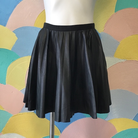 Bethany Mota Dresses & Skirts - 🎀 Fun flirty skater faux leather skirt szM